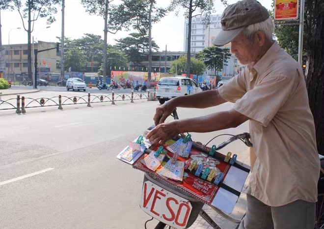 Tuy nhiên, vì không có học hành và kinh nghiệm mà việc kinh doanh liên tục bị thua lỗ. Không những trắng tay, Tâm còn ôm thêm khoản nợ 17 tỷ đồng. Vì nợ nần chồng chất không có khả năng trả, sợ bị đòi, bị giết, vợ chồng Tâm đã phải gửi con về cho ông bà nội nuôi rồi bỏ nhà trốn biệt tích.