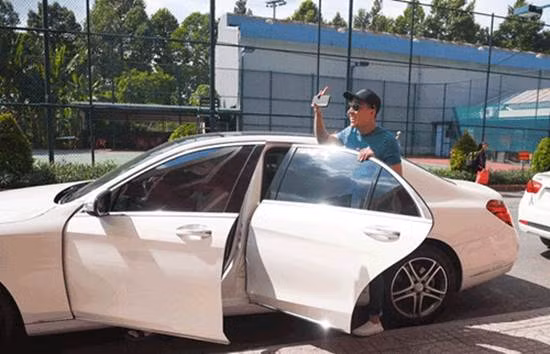 Trấn Thành cũng sở hữu xế sang tiền tỷ. Ảnh: Ngôi sao.