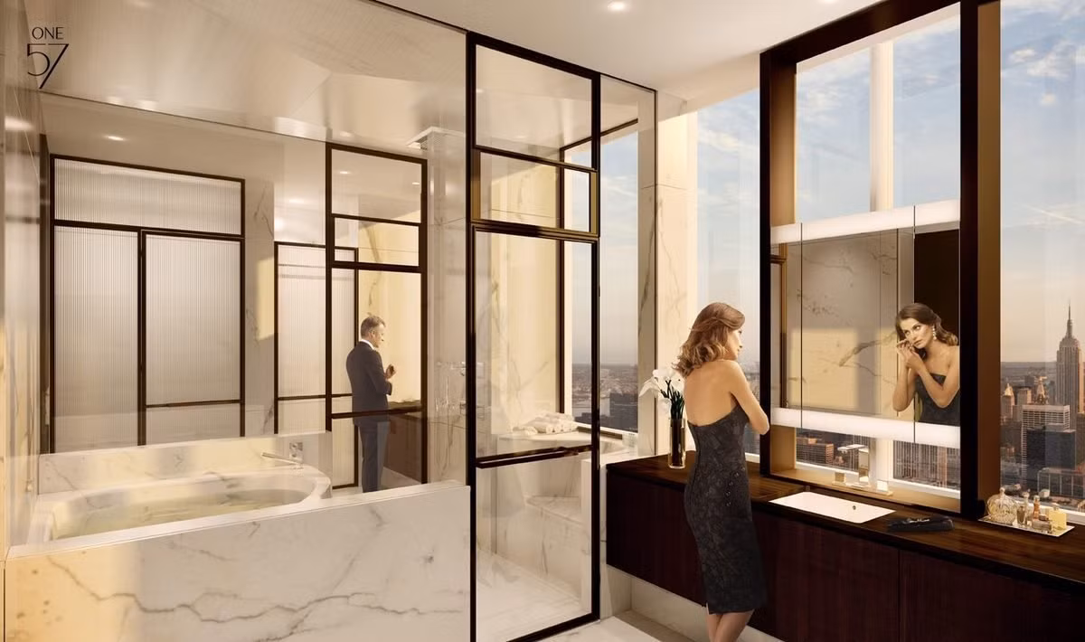 Xa hoa và lộng lẫy nhất có lẽ là căn penthouse trong tòa nhà trên tầng 89 và 90. Nó được bán với giá hơn 100,5 triệu $ vào tháng 1 đầu năm nay, khiến nó trở thành căn hộ đắt nhất tại New York.