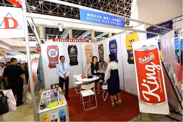 Được biết, số tiền thu được tại hội chợ này sẽ được sử dụng vào sản xuất vũ khí.