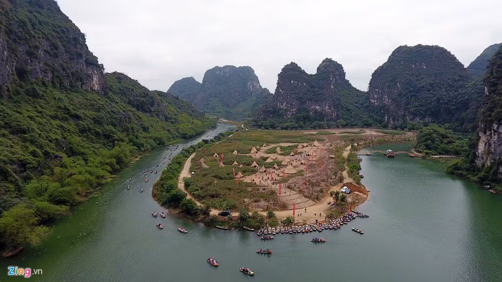 Den tham ngoi lang cua tho dan trong phim Dao dau lau