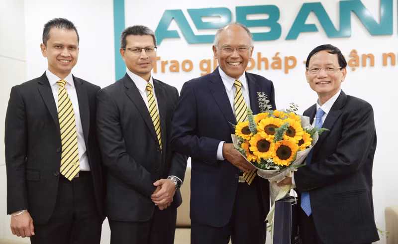 Đó là 4 dự án như đường cao tốc Bắc Nam đoạn Thanh Hóa - Hà Tĩnh và TP HCM đến Khánh Hòa, đường bộ cao tốc Hạ Long - Vân Đồn - Móng Cái, đường sắt cao tốc Bắc Nam, dự án Cảng hàng không quốc tế Long Thành. Ước tính, tổng chi phí 4 dự án có thể lên tới gần 50 tỷ USD.