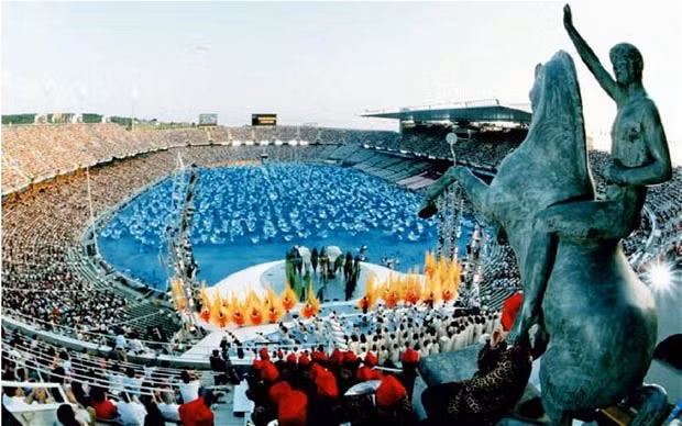 Thế vận hội mùa hè Olympic Barcelona 1992 tại Tây Ban Nha tiêu tốn 11,4 tỷ USD, tổng chi đã vượt ngân sách 609%. Lý do để thành phố Barcelona nhận thế vận hội Olympic là để bắt đầu quy hoạch đô thị.