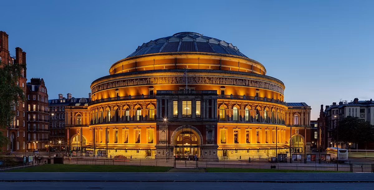 Con đường quyến rũ này nằm ở trung tâm London, cách Kensington Place và Royal Albert Hall chỉ vài phút đi bộ.