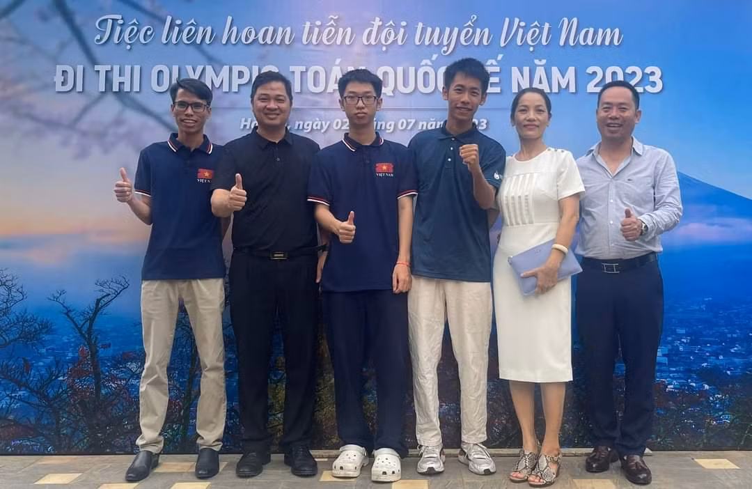 Chuyen dac biet ve hai anh em ruot cung doat Huy chuong Vang Toan hoc-Hinh-3