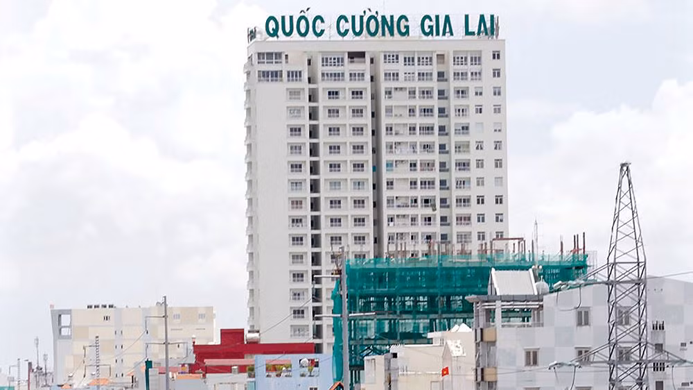 Thông tin mới đây trên Tuổi trẻ TV cho hay, ngày 3/5, Cảnh sát Phòng cháy chữa cháy TP.Hồ Chí Minh phối hợp với các đơn vị liên quan đã kiểm tra đột xuất Chung cư Quốc Cường Gia Lai và phát hiện nhiều lỗi vi phạm về PCCC. Ảnh: báo Đấu thầu.