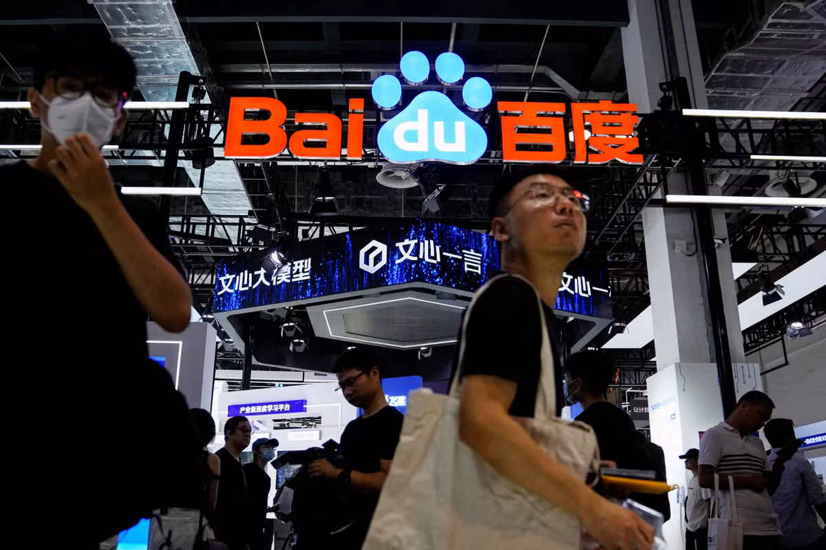 Cũng trong đầu năm 2024, khi giới thiệu tính năng AI trên Galaxy S24, Samsung cho biết mẫu smartphone mới này được tích hợp chatbot Ernie để phục vụ người dùng Trung Quốc.