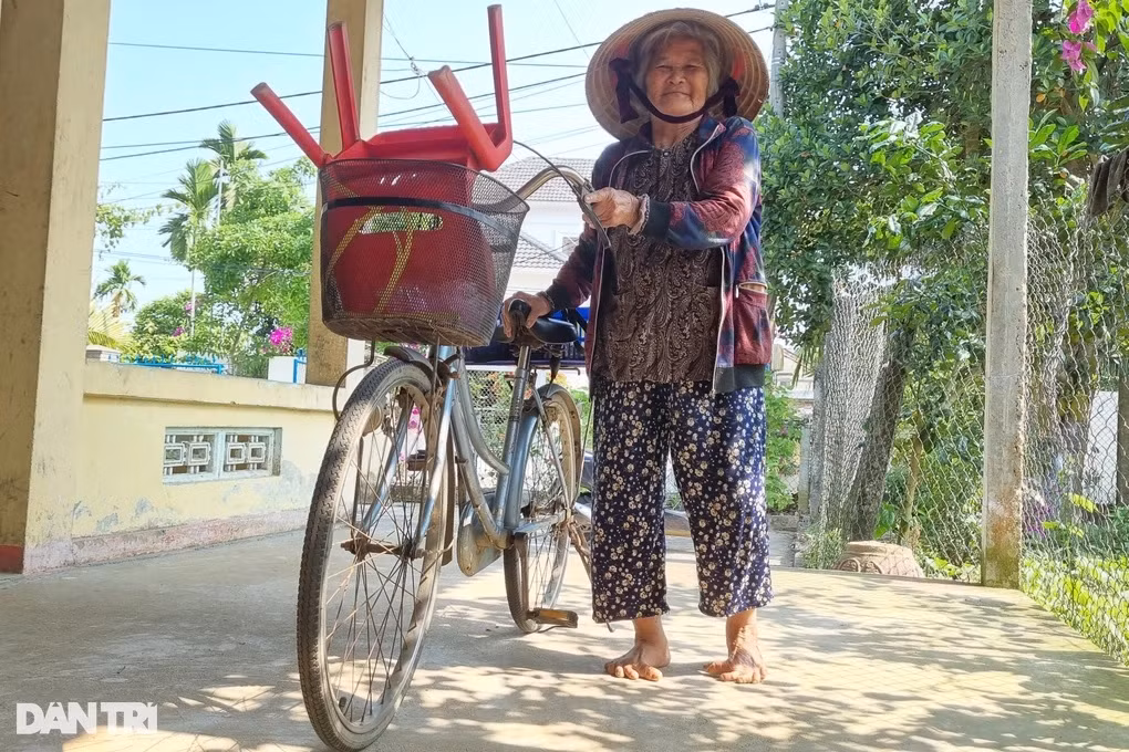 Giai ma bat ngo ve ban chan Giao Chi cua nguoi Viet co