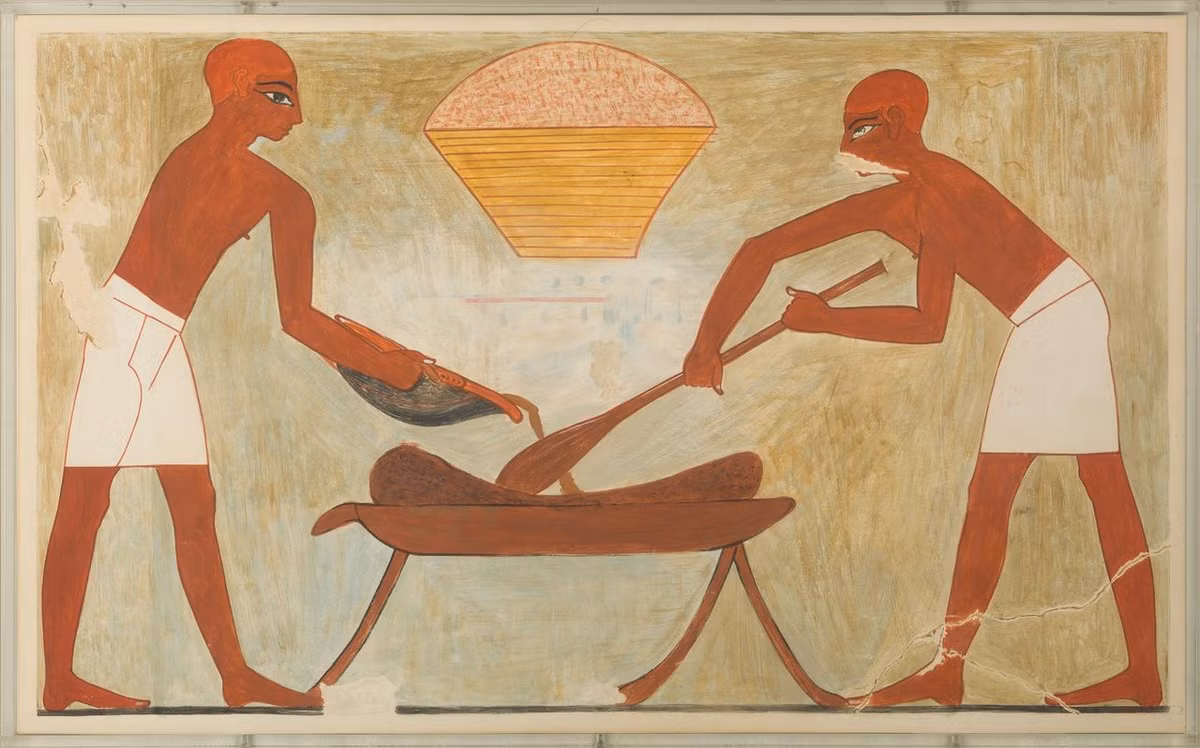 Trong số này, nhiều người bất ngờ khi biết được pharaoh Ai Cập không những sở hữu nhiều nguồn tài nguyên khoáng sản như các mỏ vàng, bạc cùng các kim loại quý hiếm, đá quý... mà còn đánh thuế nhiều lĩnh vực.