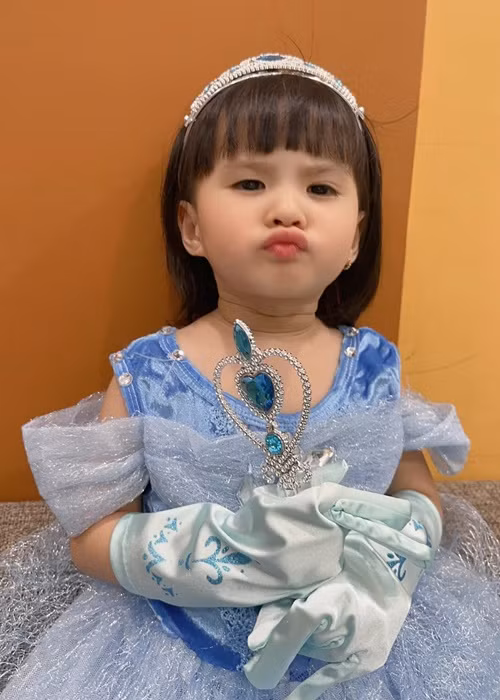 Con gái Thiên An có nhiều biểu cảm hài hước.