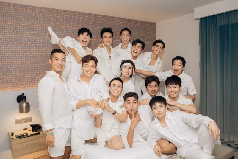 "Trời ơi tưởng nhà trai quậy thôi, nhà gái cũng quậy quá trời quá đất vậy?", Gin Tuấn Kiệt chia sẻ.