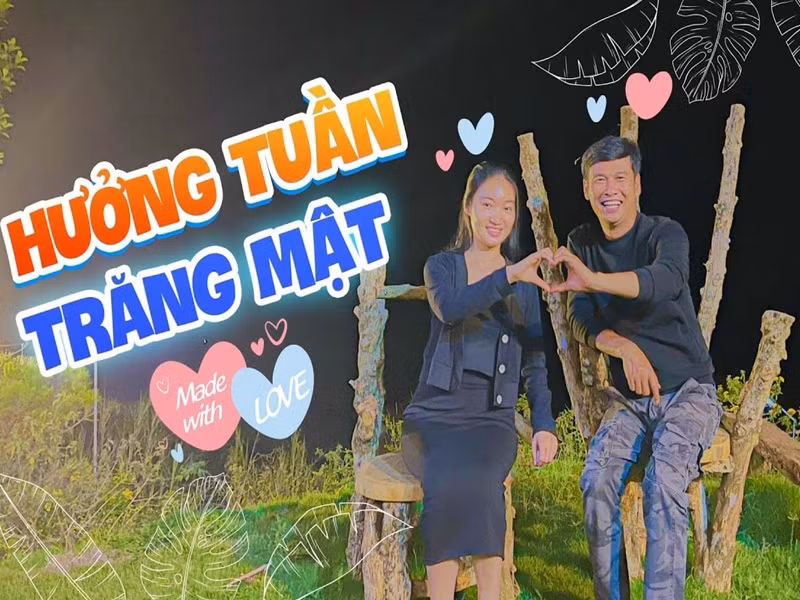 Hon nhan hanh phuc cua Tiet Cuong va vo kem 26 tuoi