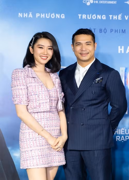 Nữ diễn viên bị ghép đôi với nhiều sao Việt như Trương Thế Vinh, S.T, Jun Phạm. Thúy Ngân cho hay, việc fan "đẩy thuyền" không quyết định được tình cảm của cặp đôi, mà phải do chính các nghệ sĩ. Nữ diễn viên khẳng định, nếu có người yêu, cô sẽ công khai. Ảnh: Vietnamnet.