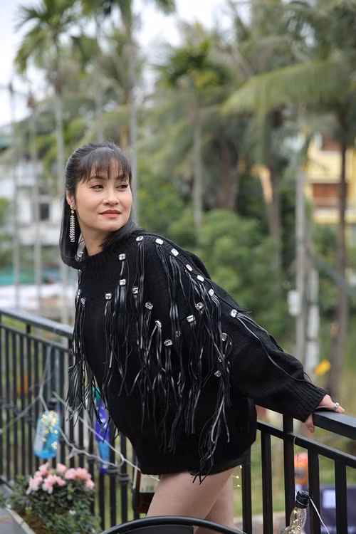 Cô ngày càng ăn mặc sành điệu. Ảnh: Vietnamnet.