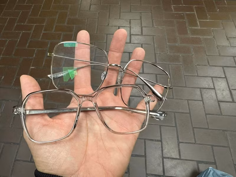 Nam ca sĩ dùng điện thoại mở đèn flash để báo hiệu xe gặp tai nạn. Sau đó, cảnh sát gọi xe tới đưa xe của Đan Trường về bãi xe để bên bảo hiểm kiểm tra và sửa chữa. Cú va chạm kiến 2 chiếc kính của nam ca sĩ bị hỏng.