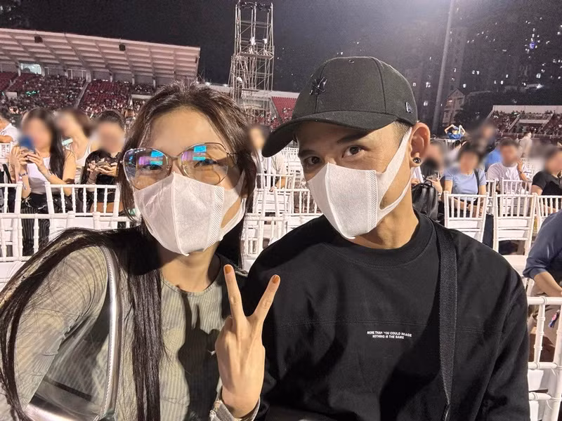 Thúy Diễm cũng nhiệt tình “đu idol”. Ảnh: FBNV.
