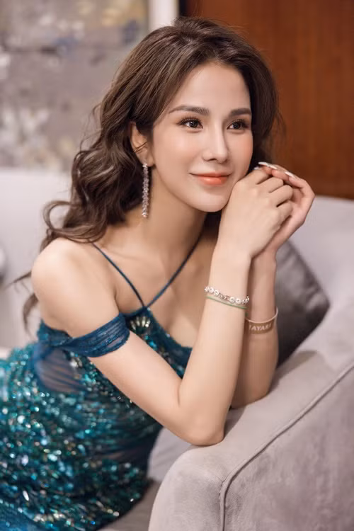 Bà mẹ ba con livestream bán hàng bắt đầu từ tháng 3/2023. Cô có thể nói liên tục trong 5 tiếng đồng hồ.