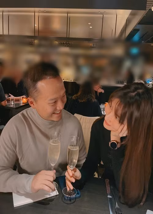 Cặp đôi dành gần 1 năm để chuẩn bị cho hôn lễ.