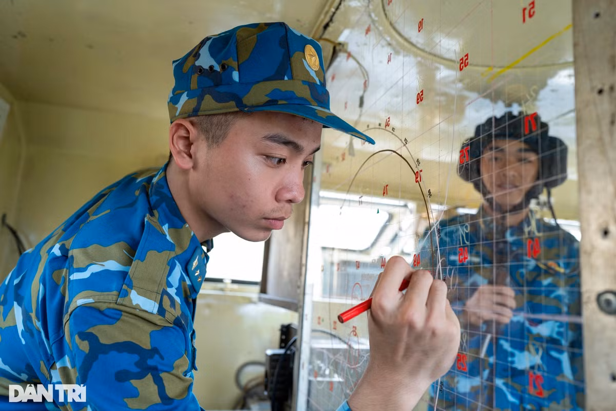Tổ hợp tên lửa A-89 có khả năng tấn công, tiêu diệt mọi mục tiêu bay thấp và có diện tích phản xạ radar nhỏ ở tốc độ bay hướng vào tới 517m/giây (khi bắn đón) và tốc độ bay hướng ra 415m/giây (khi bắn đuổi) như: Máy bay chiến đấu, trực thăng, tên lửa hành trình, máy bay không người lái (UAV)... Đi cùng tổ hợp có xe chỉ huy, xe thông tin liên lạc và xe hậu cần. Trong đó, xe chỉ huy của tổ hợp tên lửa A-89 có nhiệm vụ tìm kiếm, xác định mục tiêu, kết nối các kíp chiến đấu...