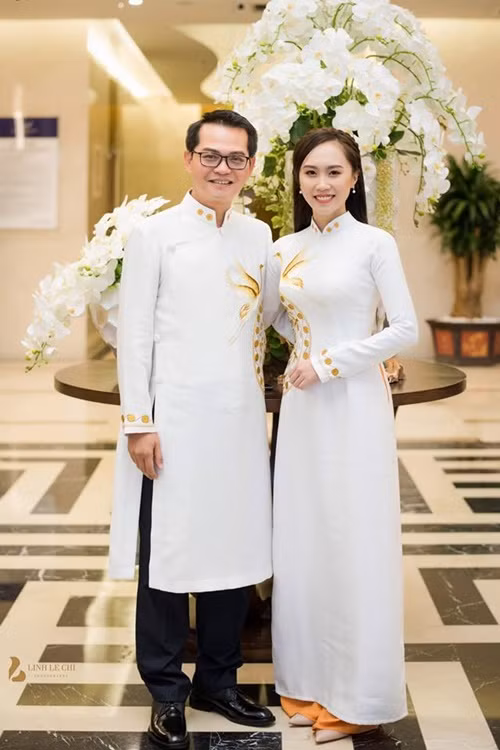 Cuộc sống của NSND Trung Hiếu bên vợ trẻ đẹp Cuoc song cua NSND Trung Hieu ben vo tre dep
