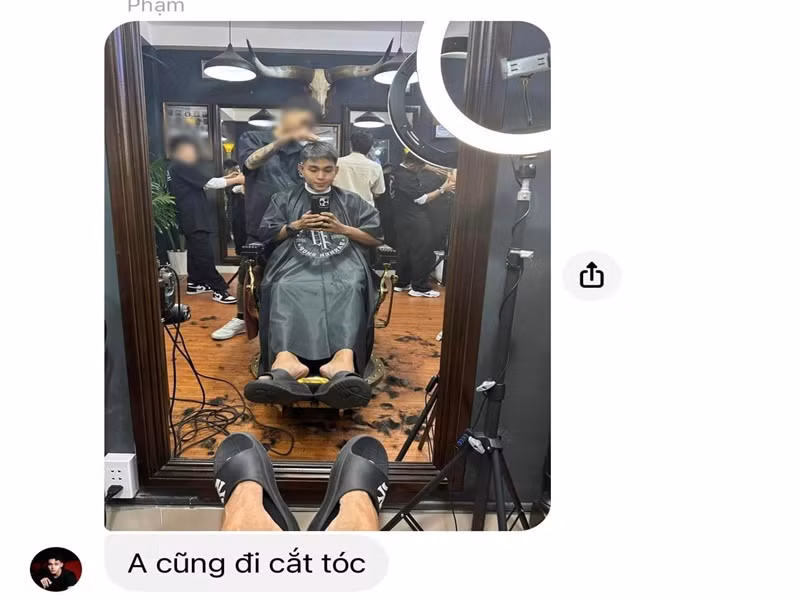 Hình ảnh Jun Phạm đi cắt tóc trước hôn lễ của đàn em. Ảnh: FBNV.
