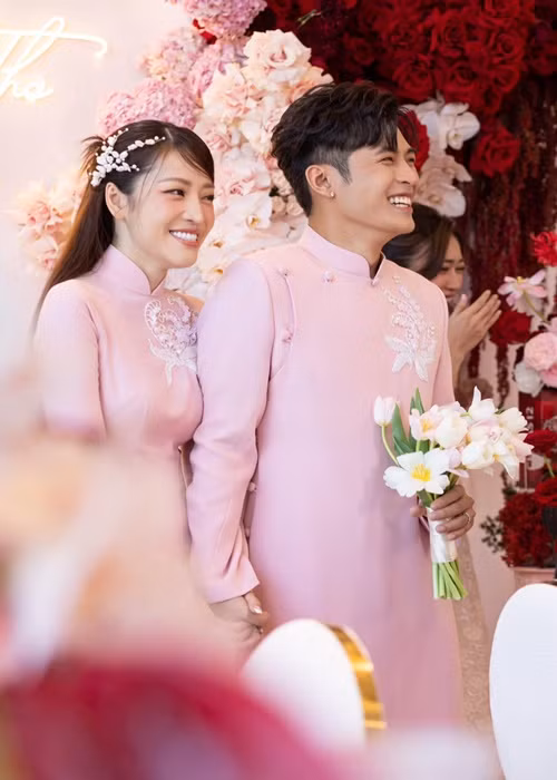 Ngày 1/11, Gin Tuấn Kiệt và Puka tổ chức lễ ăn hỏi. Ảnh: FBNV.
