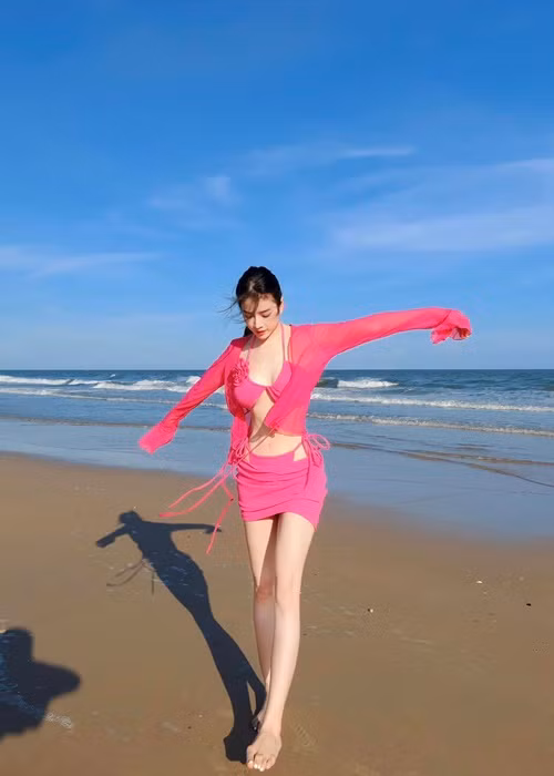 Cùng với gương mặt xinh xắn, Mie sở hữu thân hình thon gọn, quyến rũ.