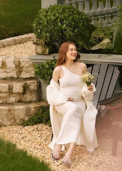 Khi mang bầu lần hai, nữ diễn viên Tuổi thanh xuân tăng 8kg. Ảnh: FBNV.