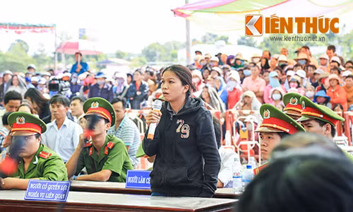 Dì ruột của Nguyễn Hải Dương vừa có đơn xin hoãn phiên toà phúc thẩm xét xử vụ thảm sát Bình Phước. Ảnh: Hoàng Thiên Dũng.
