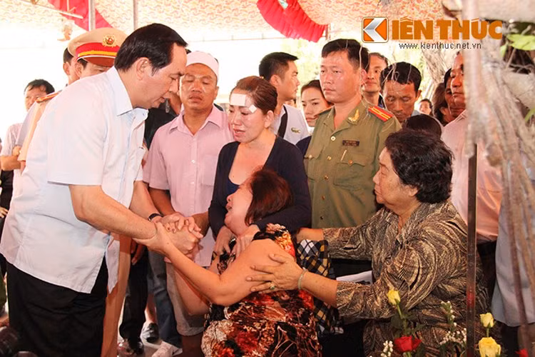 Bộ trưởng Bộ Công an Trần Đại Quang khi đó (nay là Chủ tịch nước) đã trực tiếp vào Bình Phước thăm hỏi, động viên người thân các nạn nhân, đồng thời chỉ đạo các lực lượng tập trung phá án.