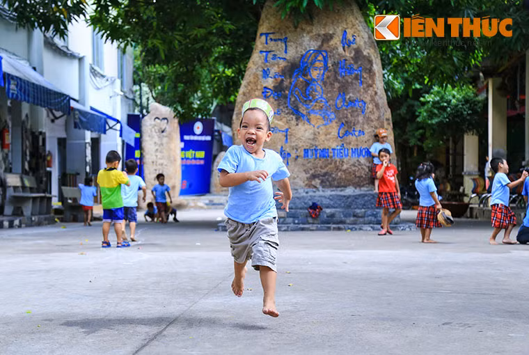 Làm sao để tất cả các em đều được hưởng một ngày Tết Thiếu nhi? Làm sao để các em có được một ngày trẻ em theo đúng nghĩa trong điều kiện có thể, đó là sự cố gắng của từng người và của cả xã hội.
