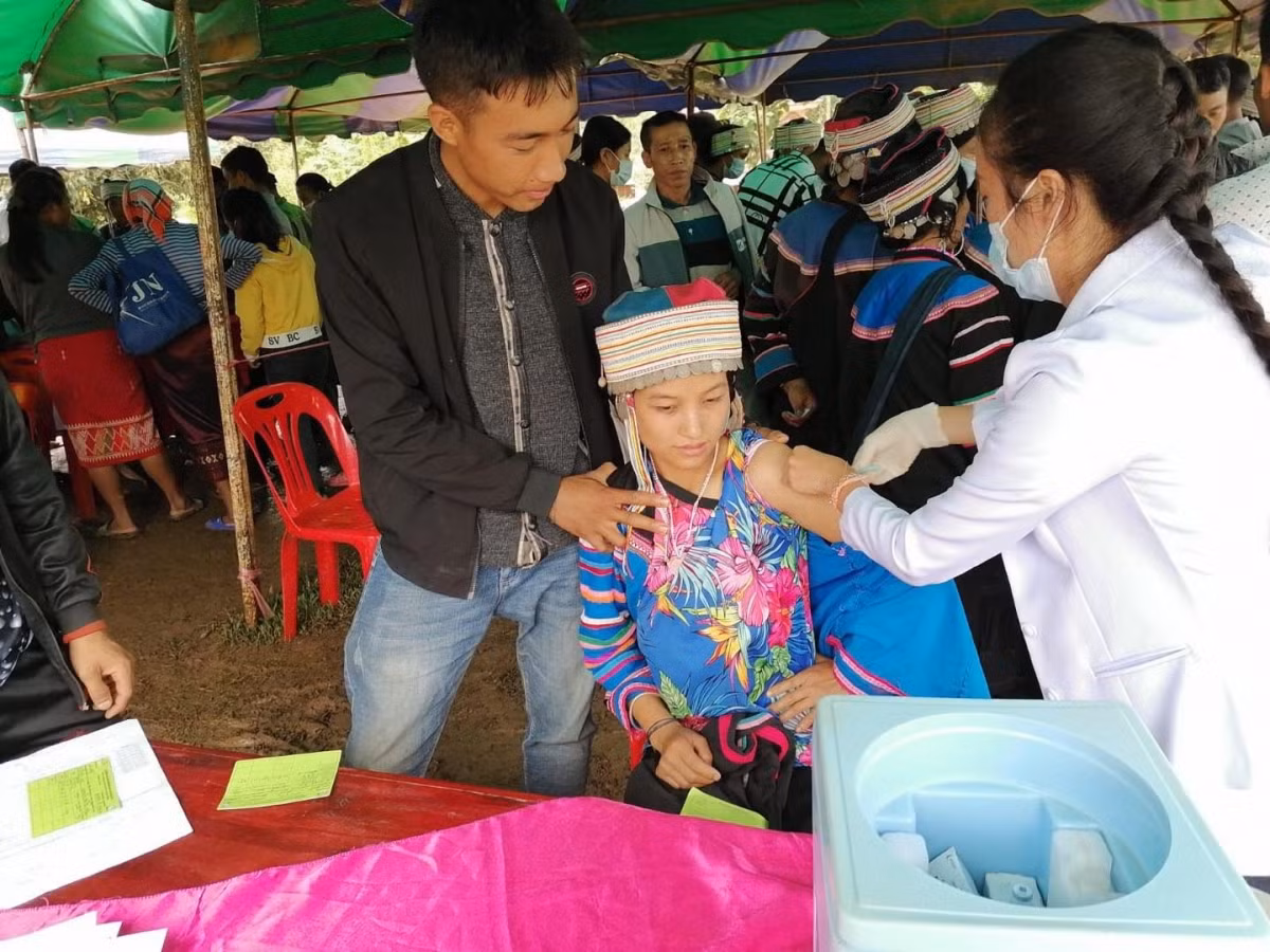 Chuyen gia My: Sap dat dinh dich COVID-19 do 
