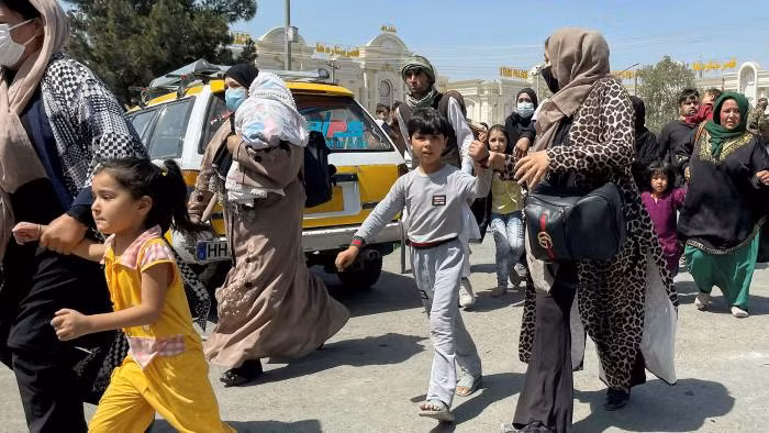 Taliban có hành động rùng rợn như vậy đối với Khatera chỉ vì cô đi làm trong cơ quan thực thi pháp luật địa phương. Đau lòng hơn chính là việc bố của Khatera chính là người tố giác.
