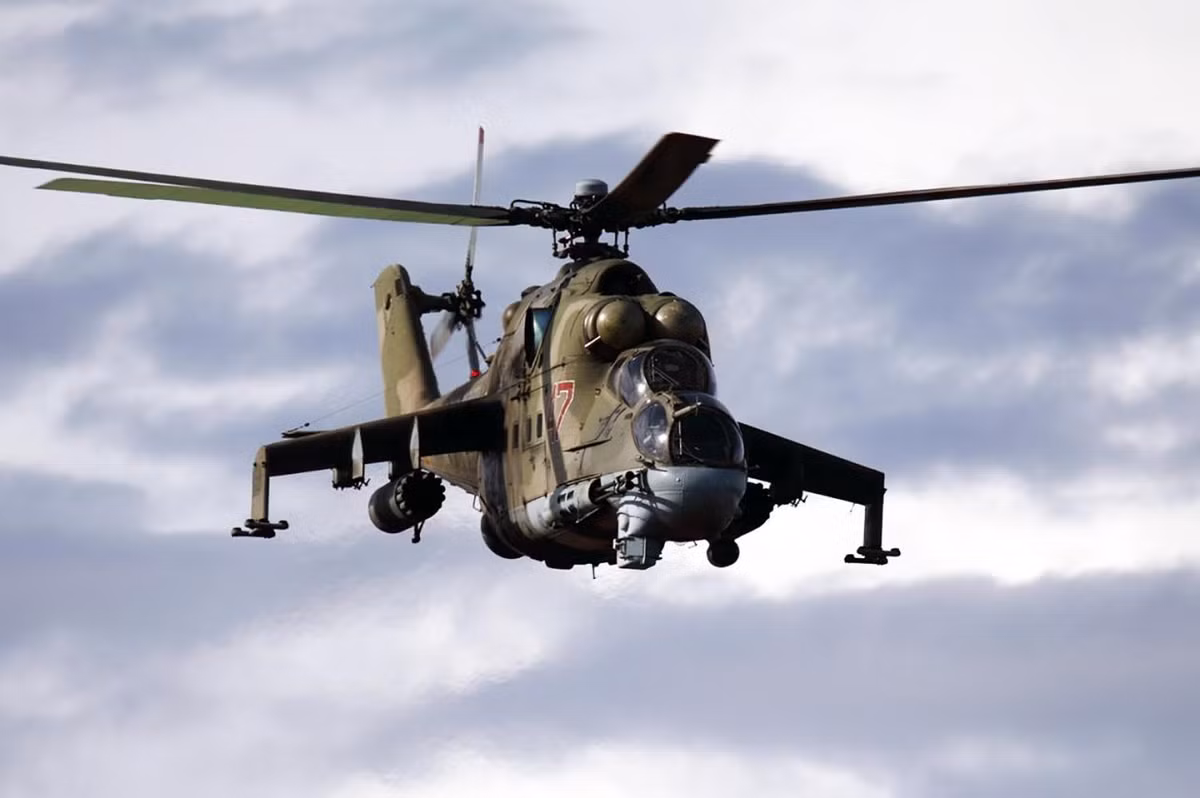 Chiến dịch đánh cắp trực thăng Liên Xô Mi-25 Hind-D được đánh giá là một trong những chiến dịch táo bạo nhất mà CIA từng thực hiện. Theo các tài liệu được công bố, vào những năm 1980, Liên Xô có quan hệ ngoại giao thân thiết với một số quốc gia châu Á và châu Phi.