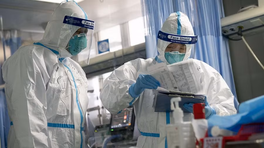 Trên thực tế, nhóm nghiên cứu của bà Shi Zhengli không tìm cách khiến virus trở nên nguy hiểm hơn mà chỉ tìm hiểu cách virus nhảy lây từ vật chủ này sang vật chủ khác.