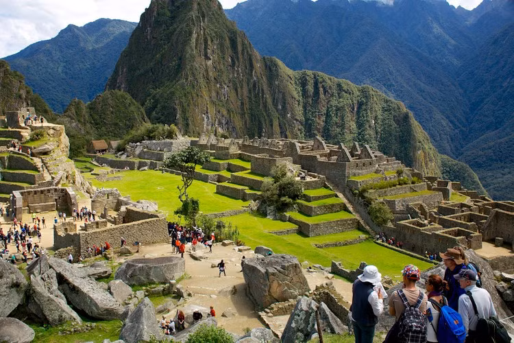 Điều thú vị là tất cả các công trình ở Machu Picchu đều được hoàn thành với những bức tường đá không dùng vữa. Cách xây dựng này giống với người Ai Cập cổ đại làm với kim tự tháp.