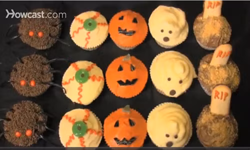 Những chiếc bánh nướng Halloween ngộ nghĩnh.
