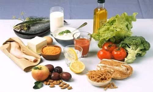 Rau, củ, đậu phụ và các loại hạt chứa vitamin tương đương thịt.