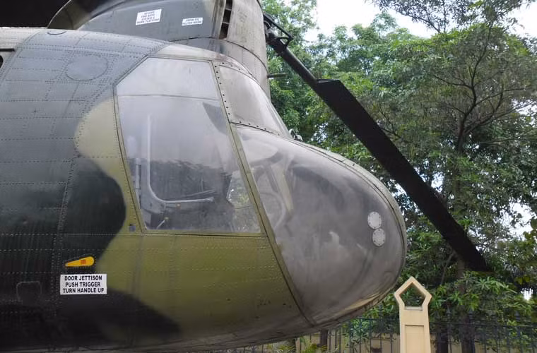 Trước khi “nghỉ hưu” tại bảo tàng, chiếc trực thăng khổng lồ CH-47 đã được gỡ bỏ hầu hết các hệ thống máy móc bên trong.