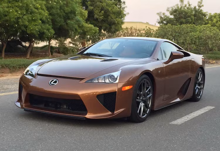 Được sản xuất từ năm 2010-2012, siêu xe Lexus LFA là mẫu xe thể thao đầu tiên và duy nhất tính tới thời điểm hiện nay của hãng xe sang trực thuộc Toyota là Lexus. Dù ra mắt lần đầu từ năm 2009 nhưng trên thực tế, LFA đã được "thai nghén" từ năm 2000, trong một dự án có tên mã P280, nhằm "trình diễn" trình độ kỹ thuật của Lexus.