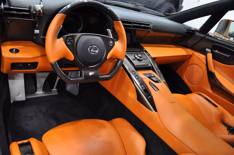 Có thể được xếp vào hạng xe du lịch sang trong (GT - Grand Tourer), nội thất của Lexus LFA vừa thể thao, vừa đẳng cấp với vô-lăng cùng ghế ngồi theo phong cách xe đua và cabin bọc hoàn toàn trong alcantara. Những chi tiết trong nội thất phần lớn đều được làm từ sợi carbon và nhôm. Chiếc LFA này đã được một đại gia ở Các tiểu vương quốc Ả Rập thống nhất đặt hàng với màu nội thất cam và ngoại thất nâu ánh ngọc độc đáo.