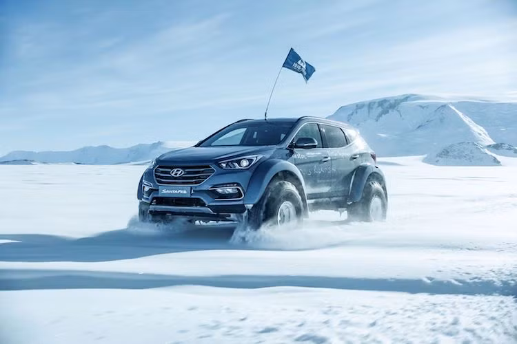 Từ đây, Bergel đã lái chiếc SantaFe tới vùng McMurdo trên eo biển của New Zealand, sau đó tiếp tục vòng ngược lại nơi xuất phát. Hành trình này được thực hiện nhằm kỷ niệm chuyến thám hiểm không thành công của ngài Shackleton khi ông cố trở thành người đầu tiên tới cực Nam của Trái Đất. Vào năm 1921, ngài Shackleton đã đột ngột qua đời do đau tim khi tàu của ông tới đảo Nam Georgia gần Nam Cực.