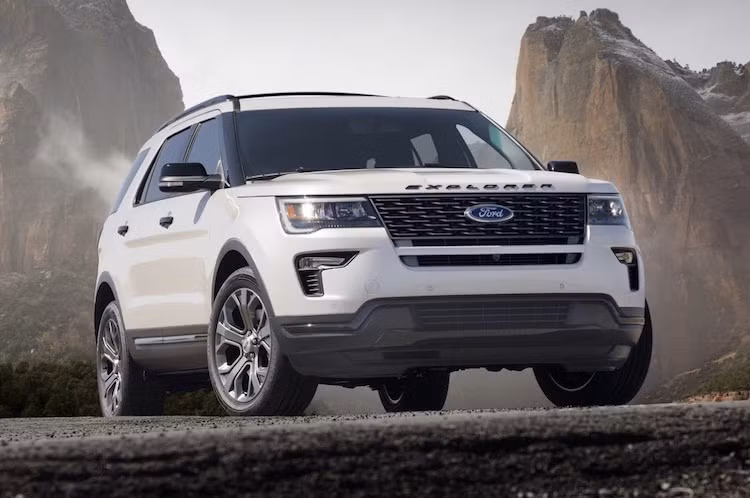 Vào năm 2014, Ford đã từng nâng cấp lớn dòng SUV cỡ trung Explorer với kiểu dáng có khá nhiều thay đổi. Tuy nhiên do chưa sẵn sàng để tung ra thế hệ Explorer hoàn toàn mới nên tại triển lãm New York sắp tới, Ford đã tìm cách kéo dài vòng đời của dòng xe này với phiên bản Ford Explorer 2018.