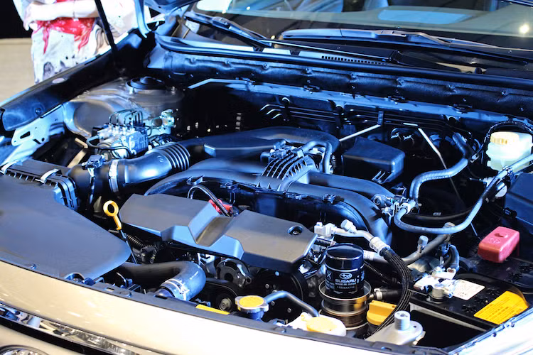 Tại Việt Nam, phiên bản Subaru Outback 2.5i-S cơ bản được trang bị động cơ 4 xi-lanh nằm ngang Boxer 2.5l với tên mã FB25, cho công suất tối đa 172 mã lực và mô-men xoắn 235 Nm. Phiên bản thứ 2 của chiếc xe là Outback 3.6R-S 6 xi-lanh nằm ngang, đạt công suất 256 mã lực và mô-men xoắn 350 Nm.