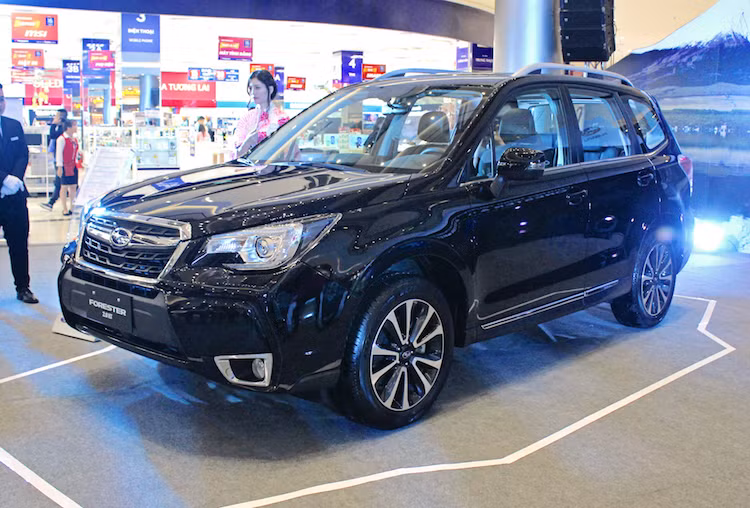 Độ an toàn của Forester cũng đã được khẳng định bởi những hiệp hội kiểm định độc lập trên Thế giới như Euro NCAP (châu Âu), ANCAP (châu Á), IIHS (Mỹ). Không chỉ có 7 túi khí trong cabin, chiếc xe còn có cấu trúc chassis thép gia cường hình nhẫn trọng lượng nhẹ nhưng có những khu vực cột A, B, C tăng cường độ cứng, hấp thụ lực.