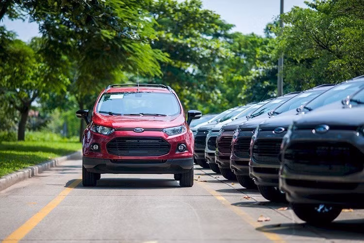 So với tháng 2, doanh số của dòng xe crossover hạng B Ford EcoSport đã có sự tăng trưởng nhẹ, từ 384 xe lên thành 432 xe. Tuy nhiên về vị trí trong top 10, EcoSport lại giảm 1 bậc, từ thứ 9 của tháng trước xuống đứng "bét bảng" ở số 10. Trong 3 tháng đầu năm, Ford đã bán được 1265 chiếc EcoSport.