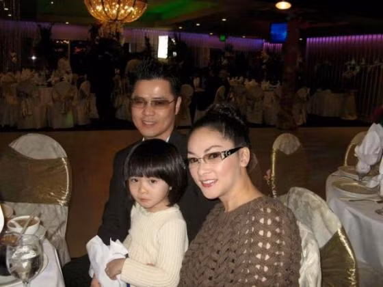 Lo anh chong dep trai cua ca si hai ngoai Nhu Quynh-Hinh-3