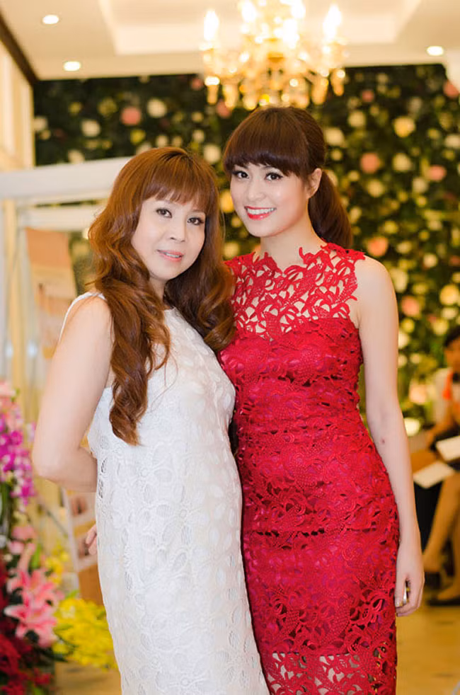 Nhung ba me cua sao Viet tre khong tin noi-Hinh-4
