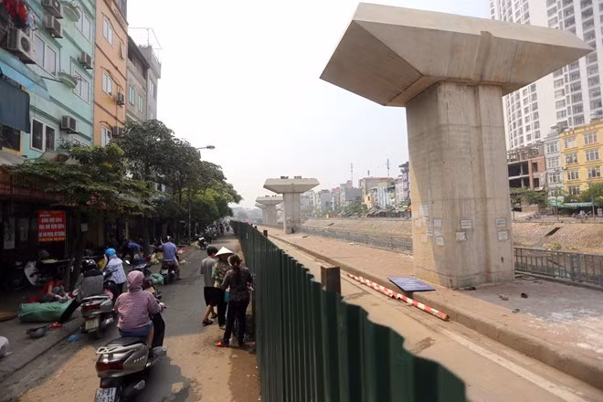 Cảnh duong sat tren cao hoen gi khién nguòi Hà Nọi sọ-Hinh-11
