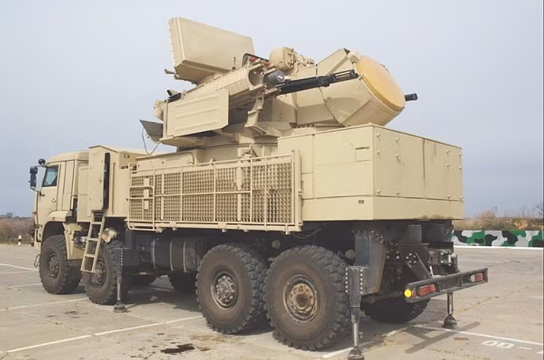 Bộ Quốc phòng Israel từng cảnh báo rằng nếu S-300 của Syria được kích hoạt thì họ sẽ phá hủy vũ khí này ngay lập tức, khi hành tung của chúng đã được theo dõi sát sao từ lâu.
